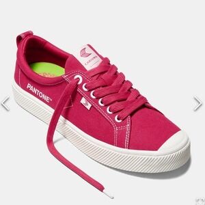 Cariuma x Pantone Oca Low Top Red Canvas Adult Unisex Sneaker - 10W & 8.5M